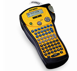 Imprimante d'étiquettes portable Dymo Rhino 5000 avec clavier QWERTY, design industriel, et grand écran pour une création d'étiquettes facile.