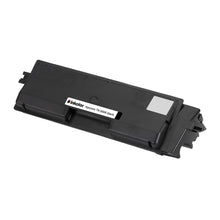 Kyocera TK-590K kompatibler schwarzer Toner für hohe Druckqualität und Effizienz in Büroumgebungen, Kapazität von 7.000 Seiten.