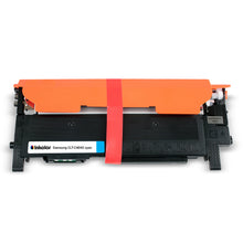 Samsung CLT-C404S kompatibler Toner in Cyan, ideal für lebendige Farbdrucke, abgebildet mit oranger Schutzabdeckung. Seitenkapazität bis zu 1.000 Seiten.