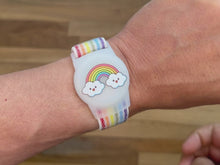 Kinder-AirTag-Armband aus Nylon - weiches hypoallergenes Material mit Schutzgehäuse und verstellbarem Klettverschluss