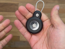 Wasserabweisender Apple AirTag-Halter mit Stahlkabel und sicherem Inbusschlüssel-Verschluss