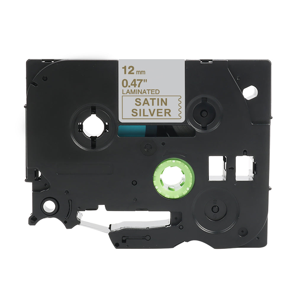 Cassetta per etichette Brother TZe-MQ934 compatibile con P-Touch, 12 mm Satin Silver, ideale per etichette durevoli e di alta qualità.